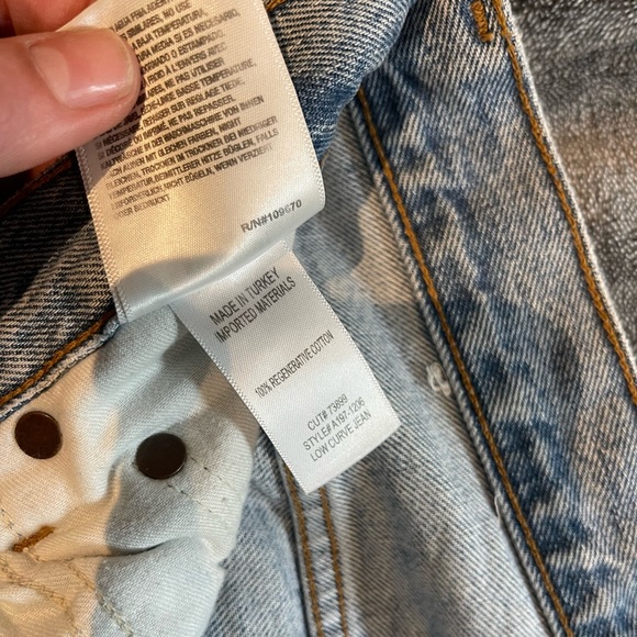 AGOLDE Low Curve Wide Leg Jeans in Force 25 - Picture 8 of 8